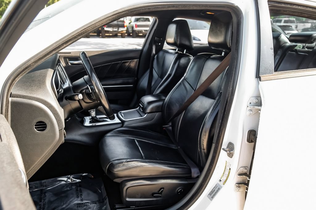 Used 2015 Dodge Charger R/T w/ Plus Group RWD image 37