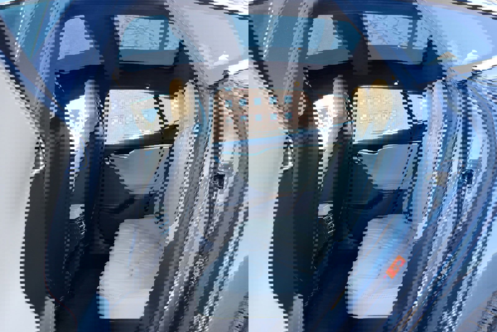 Used 2015 Tesla Model S 70D image 14