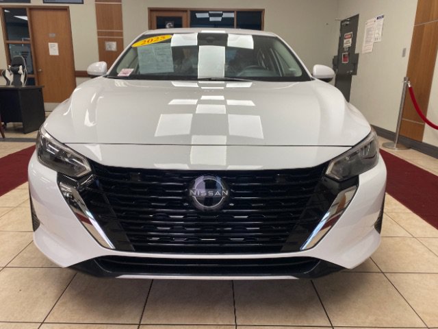 Used 2025 Nissan Sentra SV FWD image 8