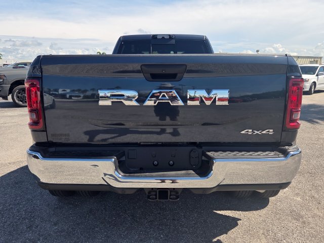 New 2026 RAM 3500 Tradesman AWD/4WD image 4