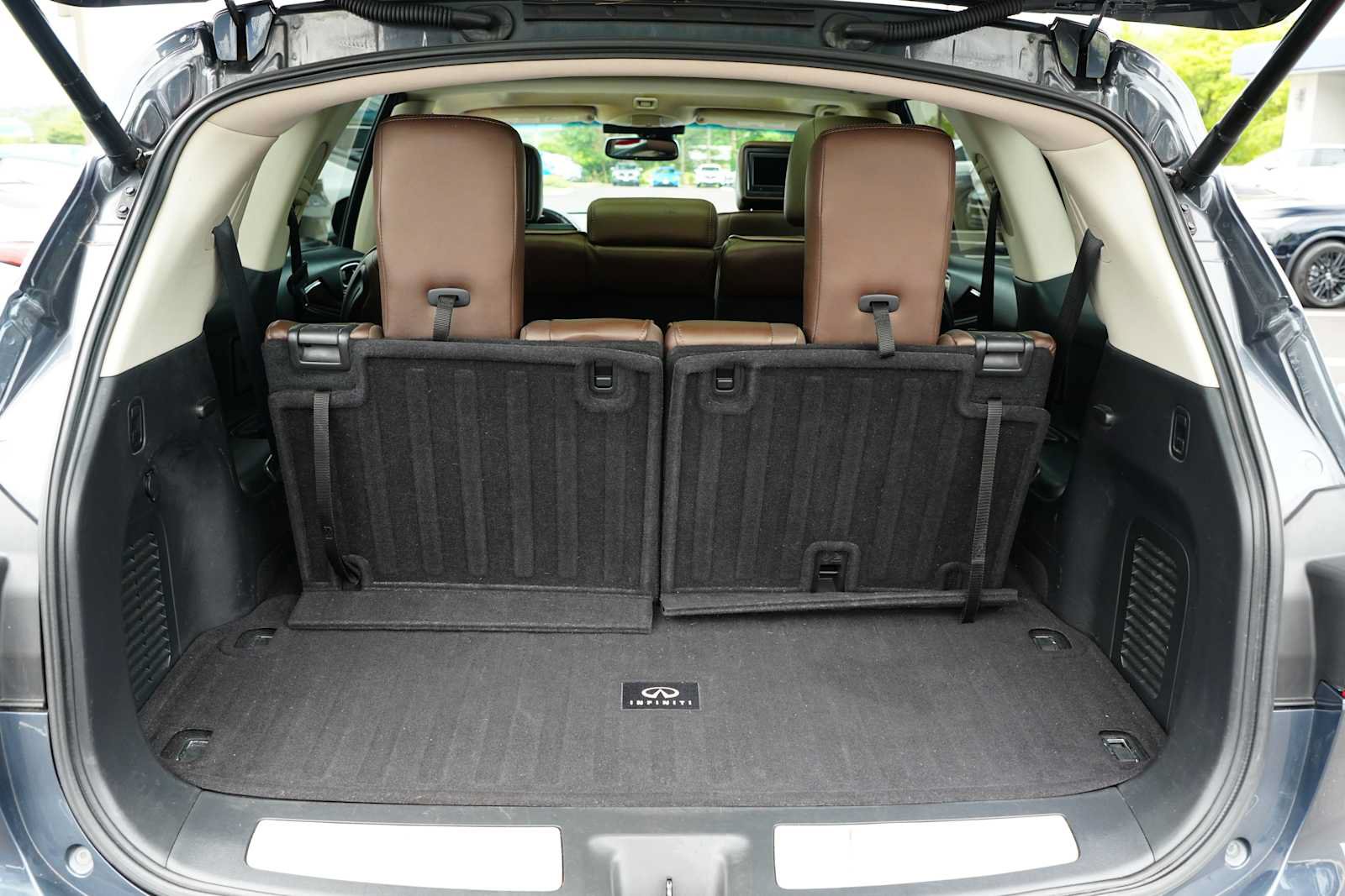 Used 2013 INFINITI JX35 AWD w/ Premium Pkg image 35
