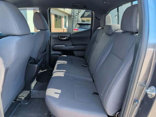 Used 2018 Toyota Tacoma TRD Off-Road w/ Technology Package AWD/4WD image 31