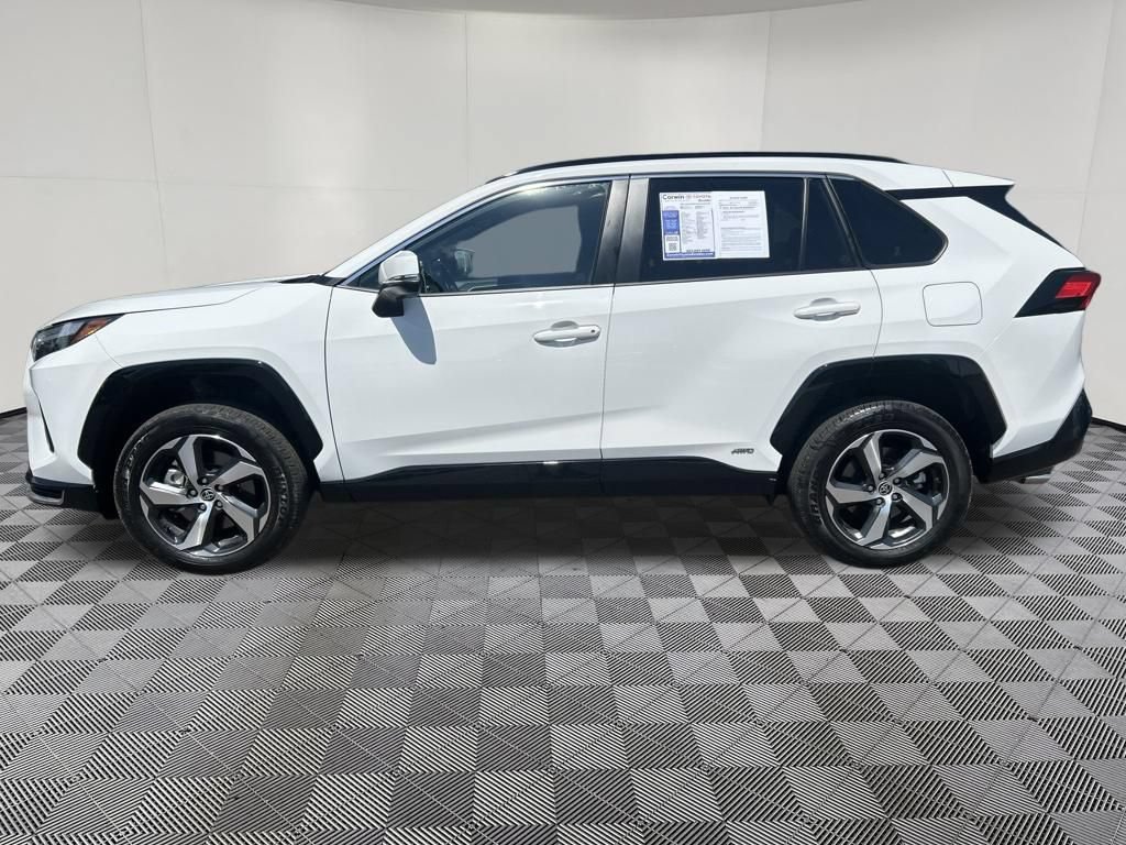 Used 2025 Toyota RAV4 SE AWD/4WD image 4