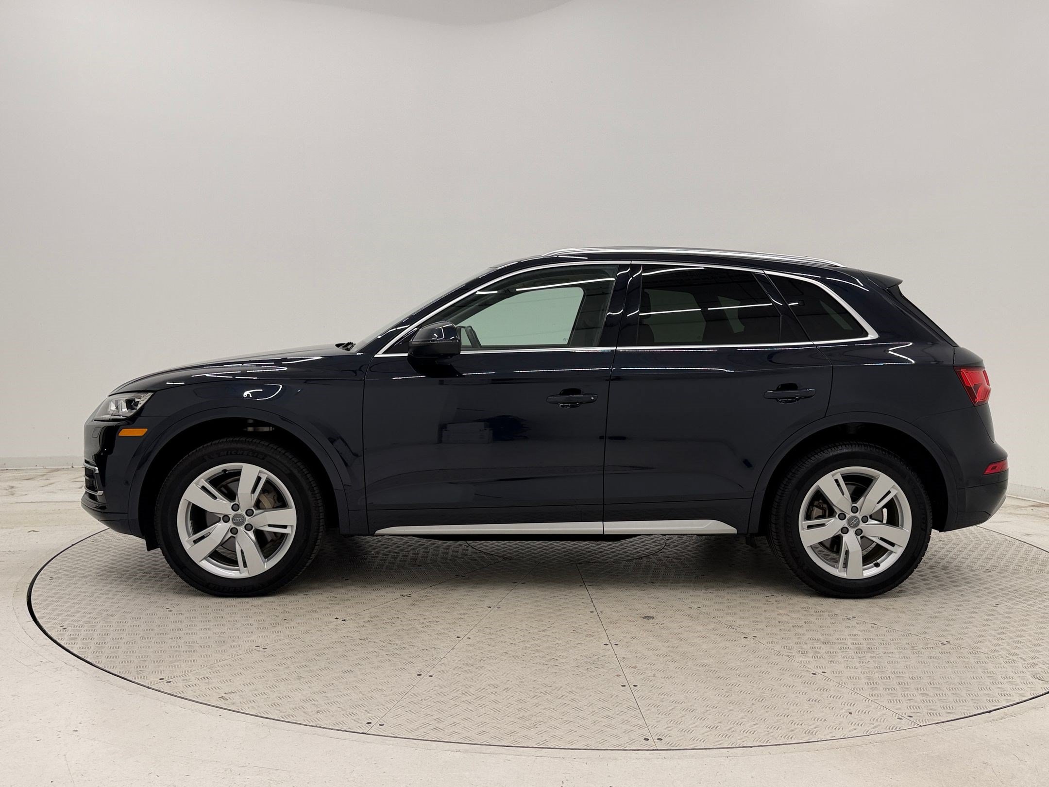 Used 2019 Audi Q5 Prestige w/ Prestige Package AWD/4WD image 2
