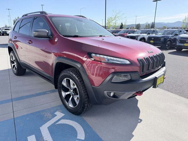 Used 2015 Jeep Cherokee Trailhawk w/ Comfort/Convenience Group AWD/4WD image 3