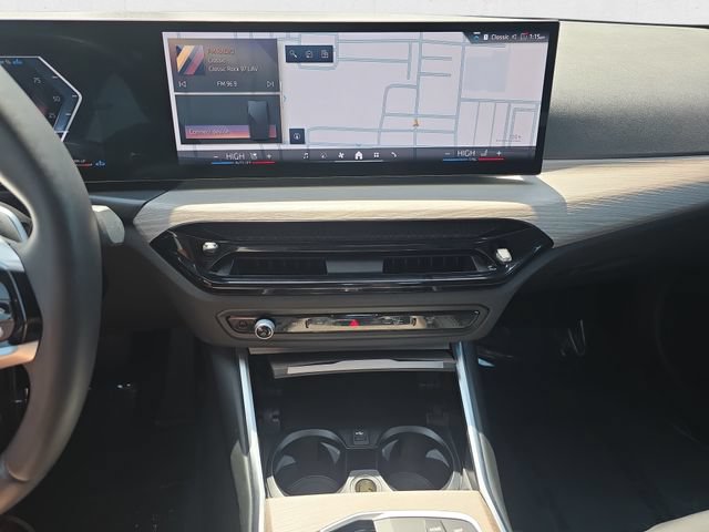 Used 2025 BMW 330i xDrive Sedan AWD/4WD image 19
