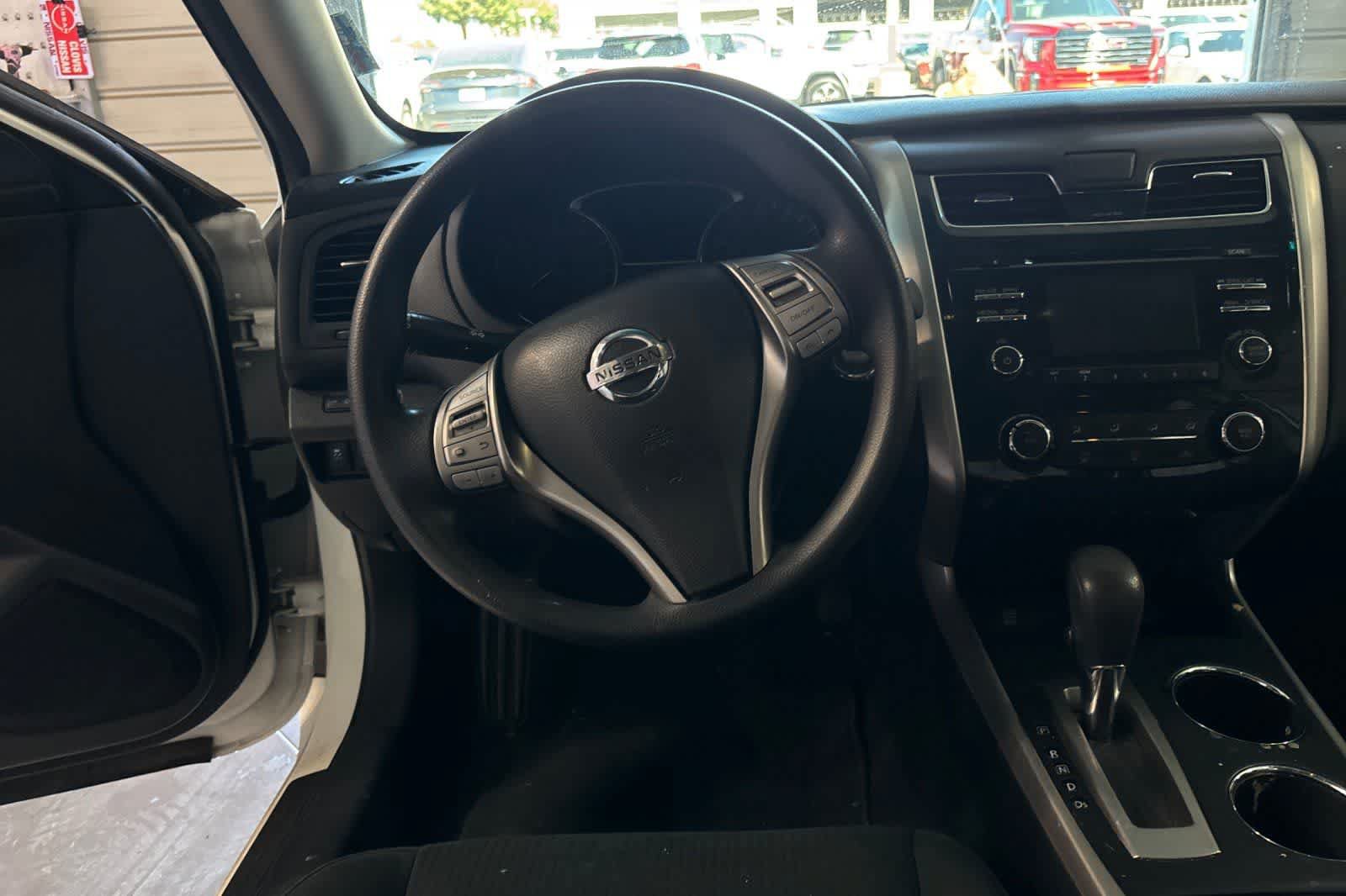 Used 2015 Nissan Altima 2.5 S w/ Special Edition Package FWD image 16