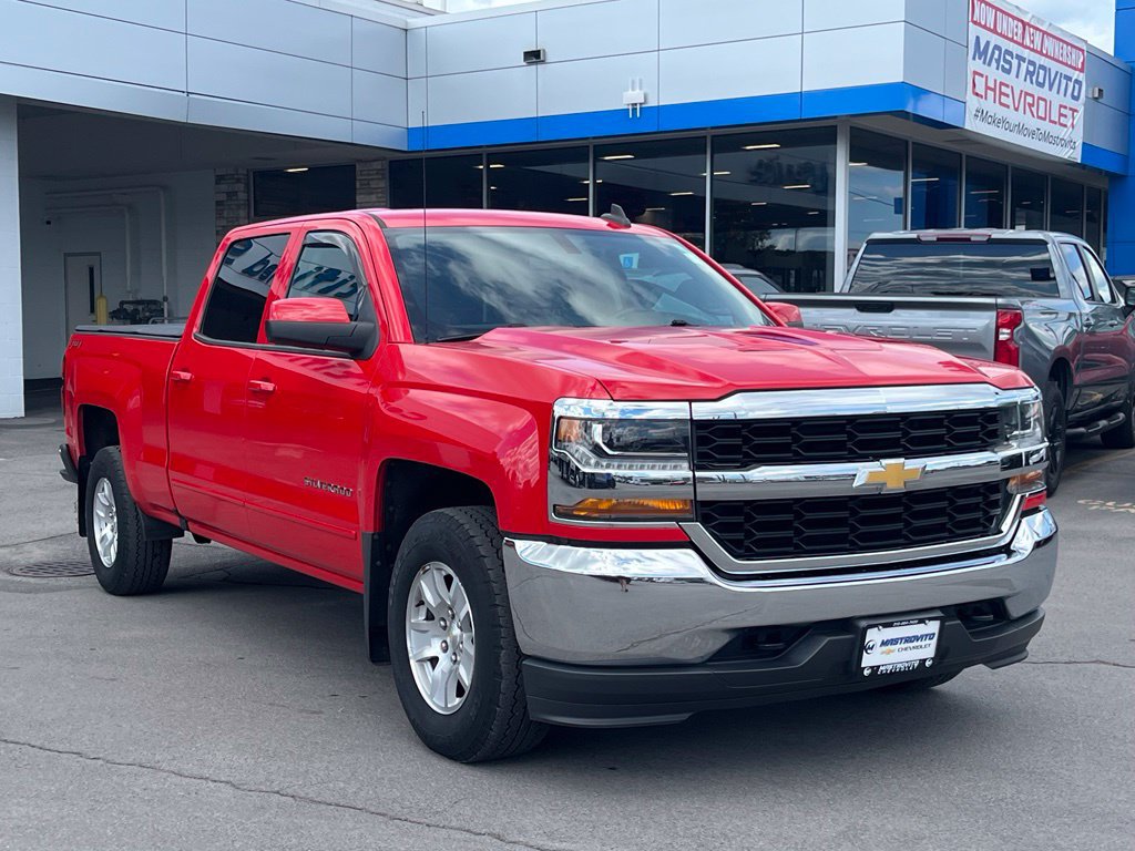 Used 2018 Chevrolet Silverado 1500 LT w/ Trailering Package AWD/4WD image 2