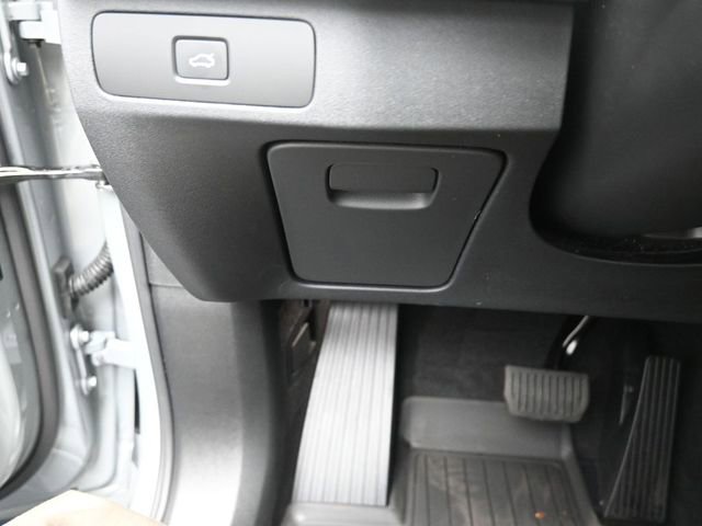 Used 2026 Volvo XC90 B6 Plus w/ Protection Package Premier image 16
