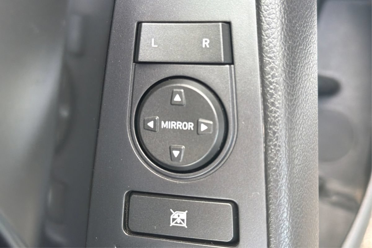 Used 2018 Hyundai Elantra GT FWD image 34
