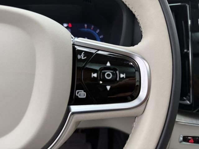 Certified 2023 Volvo XC60 B5 Plus w/ Climate Package image 3