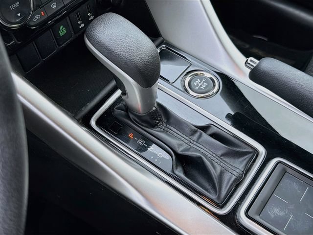 Used 2018 Mitsubishi Eclipse Cross LE AWD/4WD image 17
