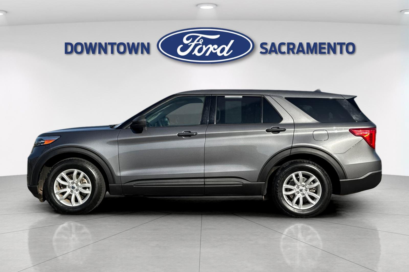 Used 2021 Ford Explorer 2WD image 2