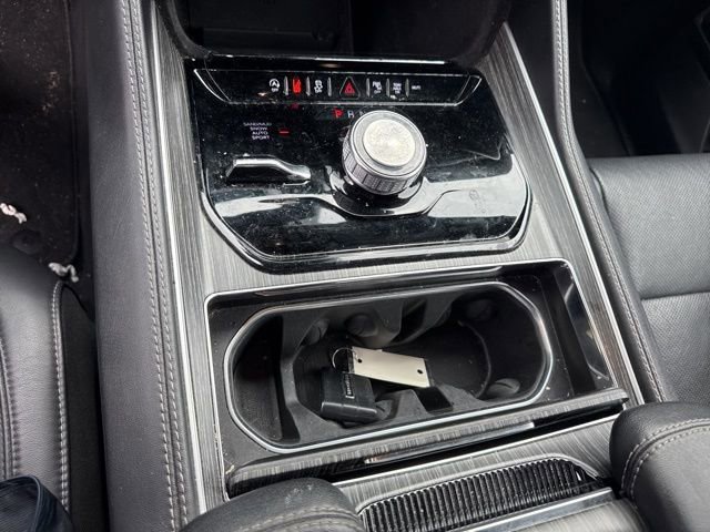 Used 2024 Jeep Wagoneer L Series II w/ Flexible Seating Group image 22