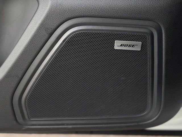 Certified 2025 Porsche Macan AWD/4WD image 15