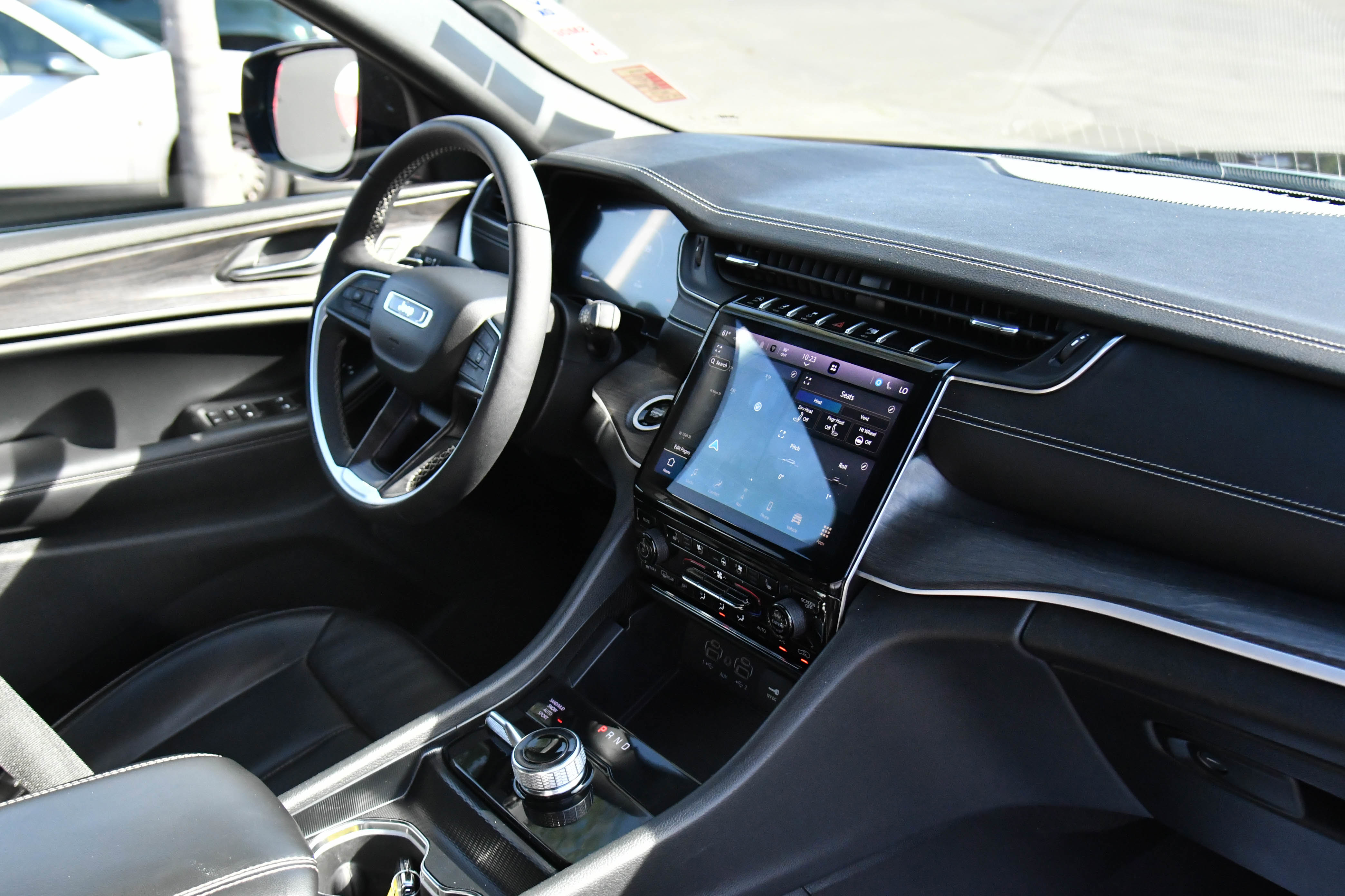 Used 2024 Jeep Grand Cherokee L Limited w/ Luxury Tech Group II image 58