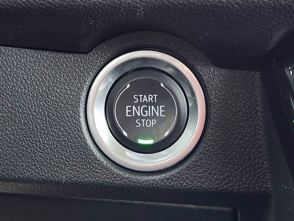 Used 2024 Chevrolet Traverse LT image 28