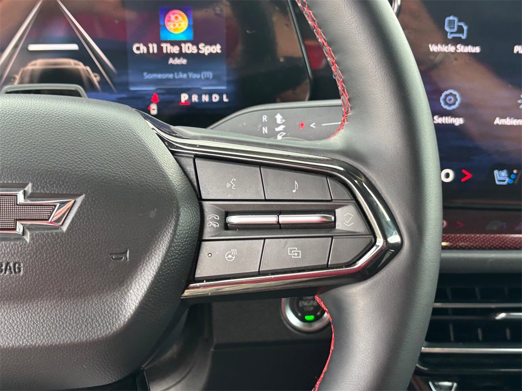 Used 2025 Chevrolet Traverse RS image 17