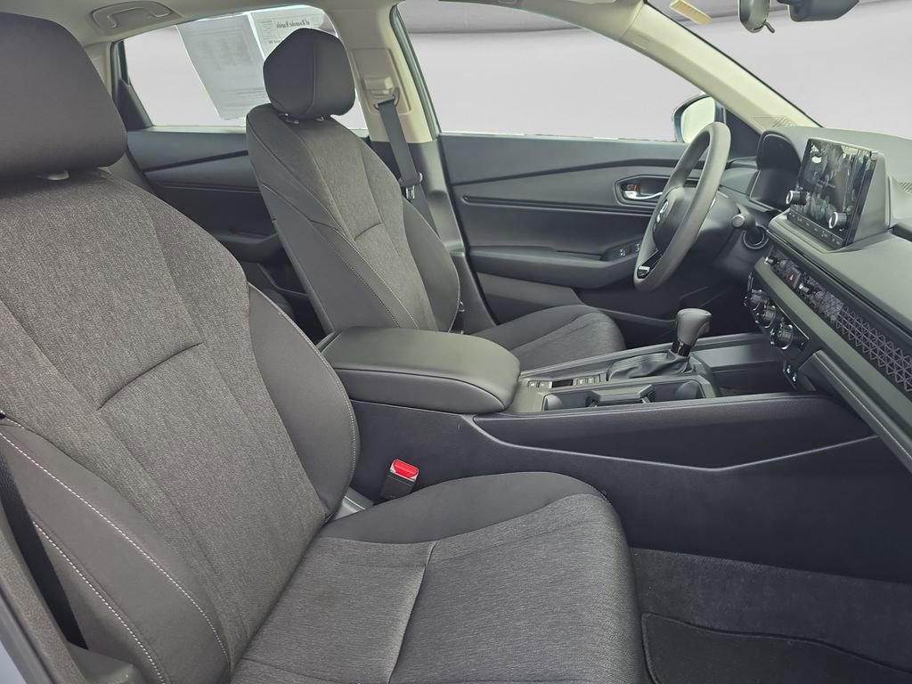 Certified 2025 Honda Accord SE image 17