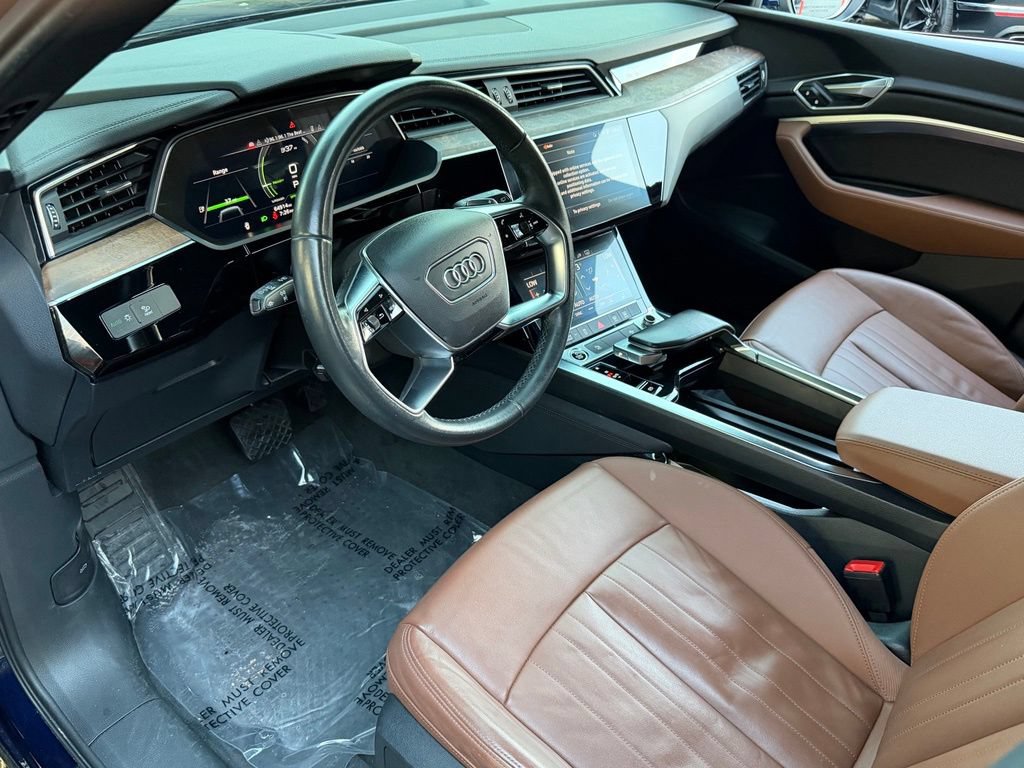 Used 2022 Audi e-tron Premium AWD/4WD image 24