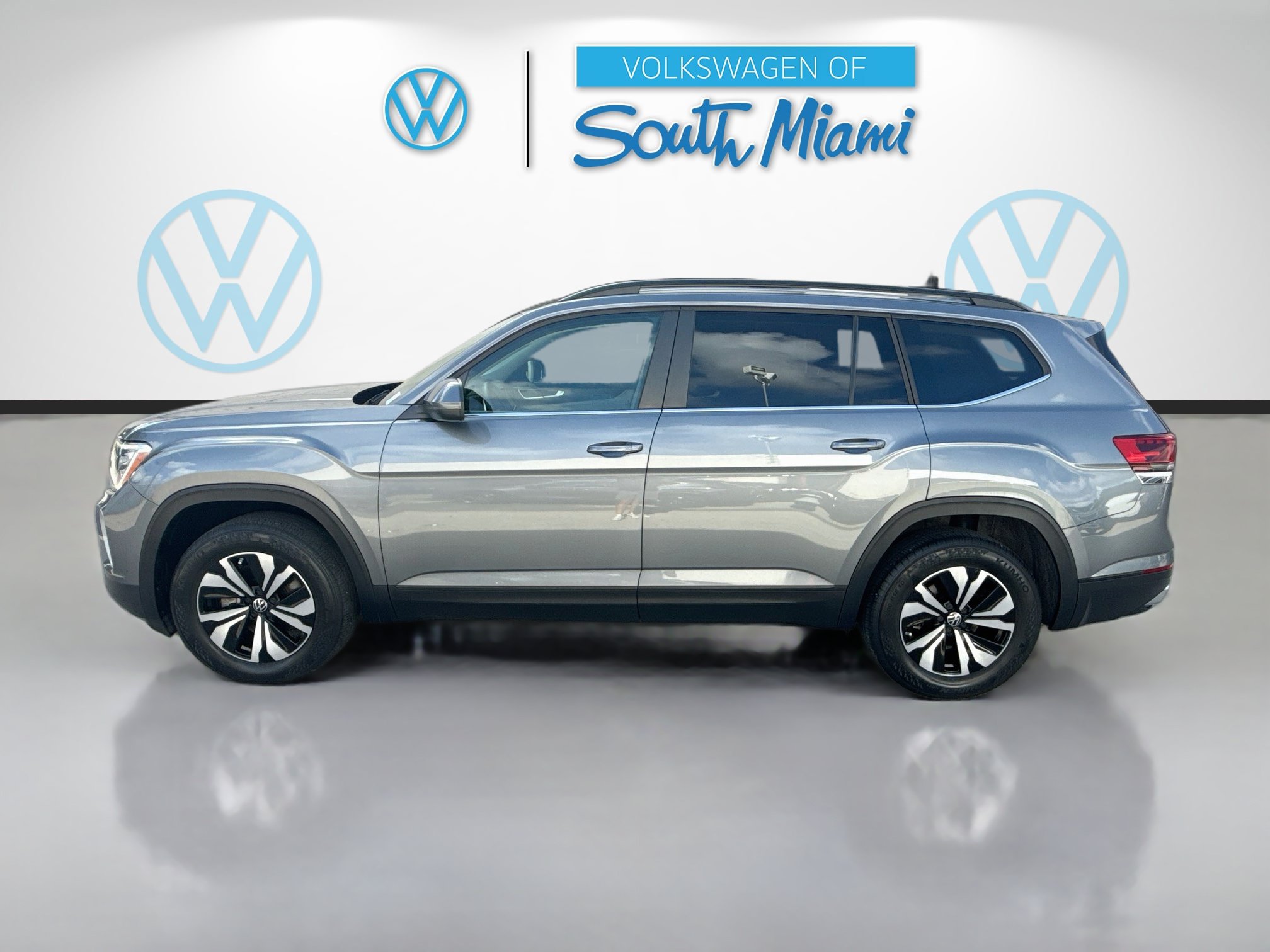 Used 2024 Volkswagen Atlas SE FWD image 4