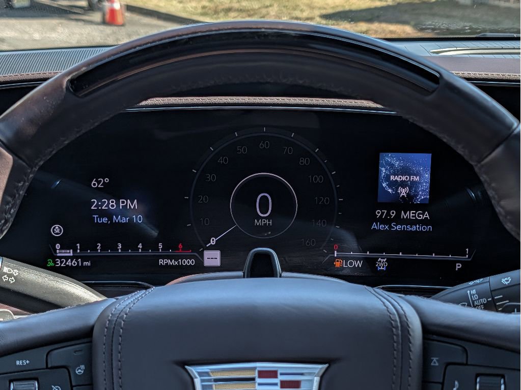 Used 2022 Cadillac Escalade ESV Sport Platinum w/ LPO, ONYX Package image 26