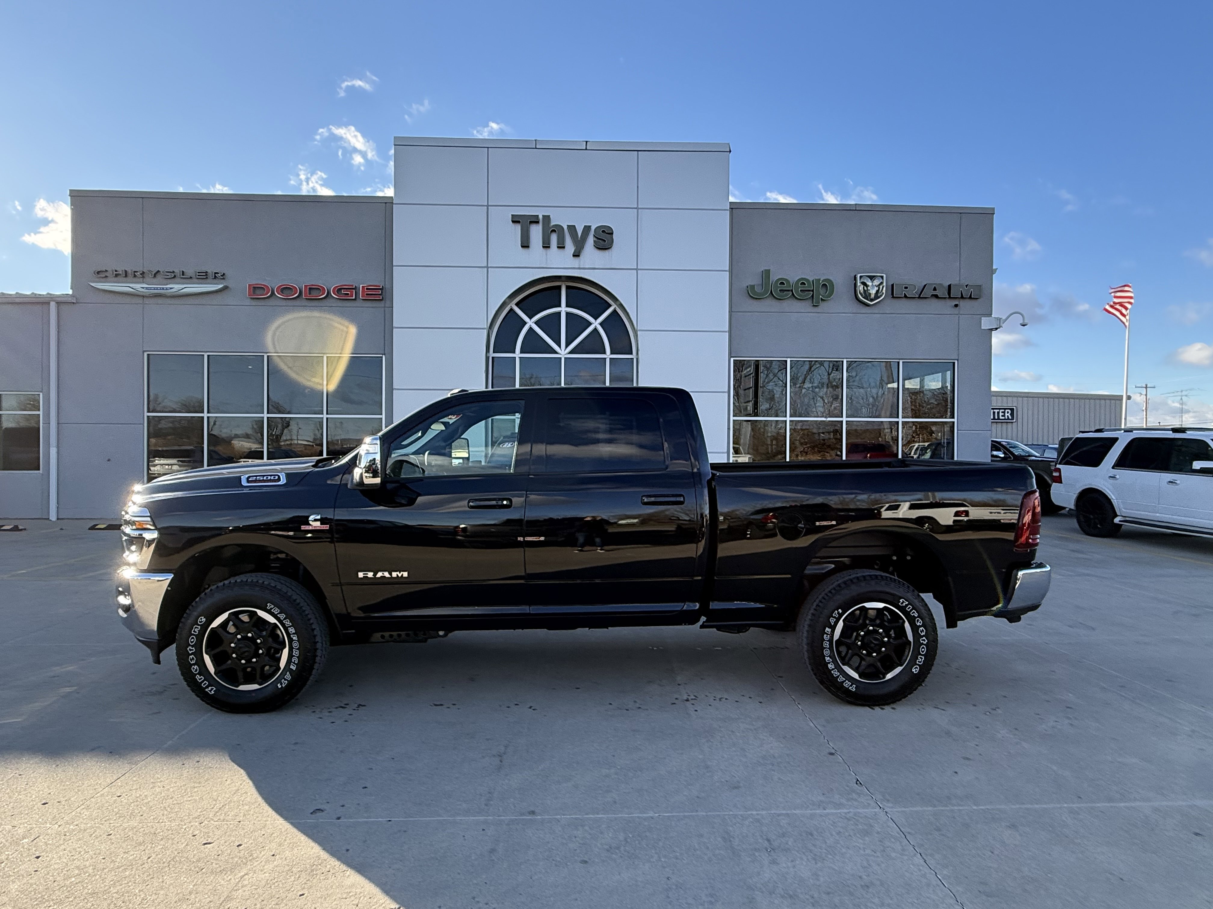 New 2026 RAM 2500 Laramie AWD/4WD image 35
