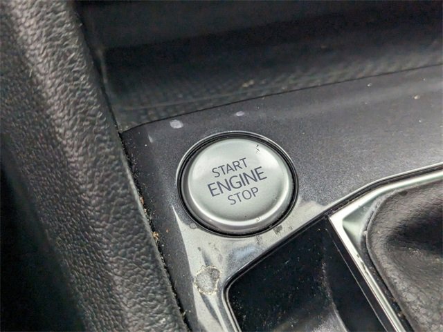 Certified 2022 Volkswagen Tiguan SE w/ Panoramic Sunroof Package image 25