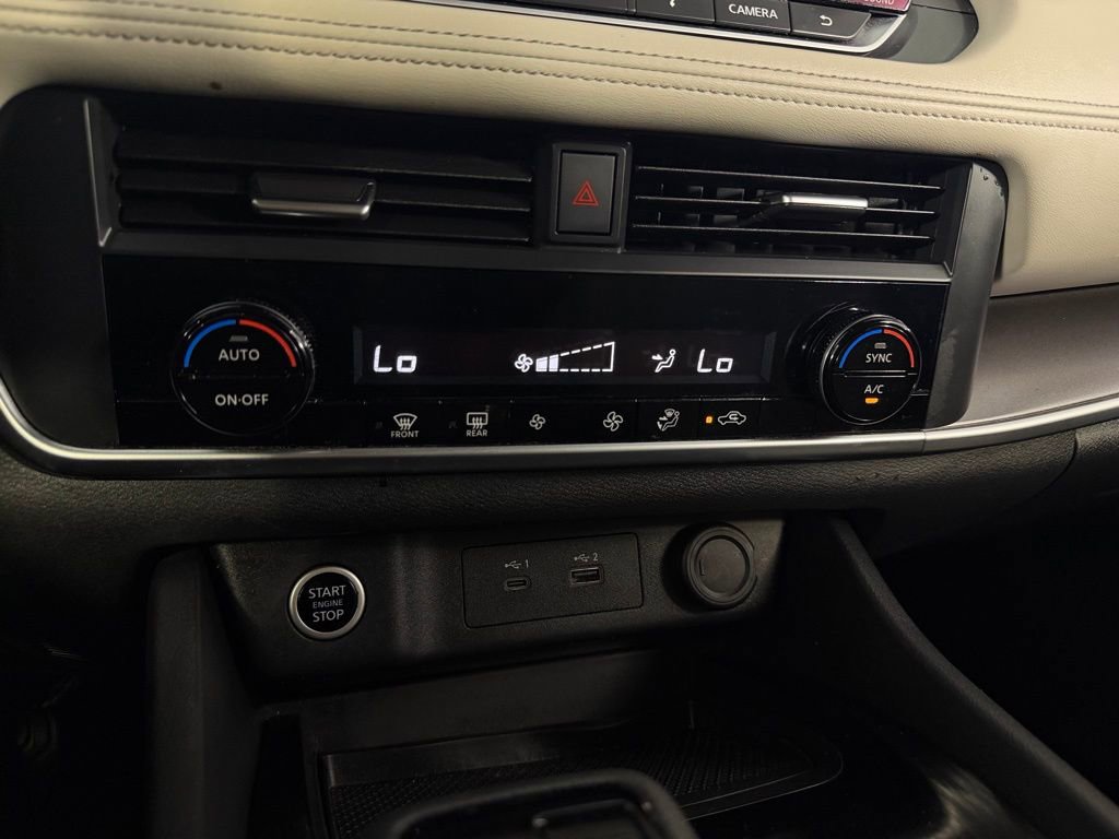 Used 2023 Nissan Rogue SV FWD image 15