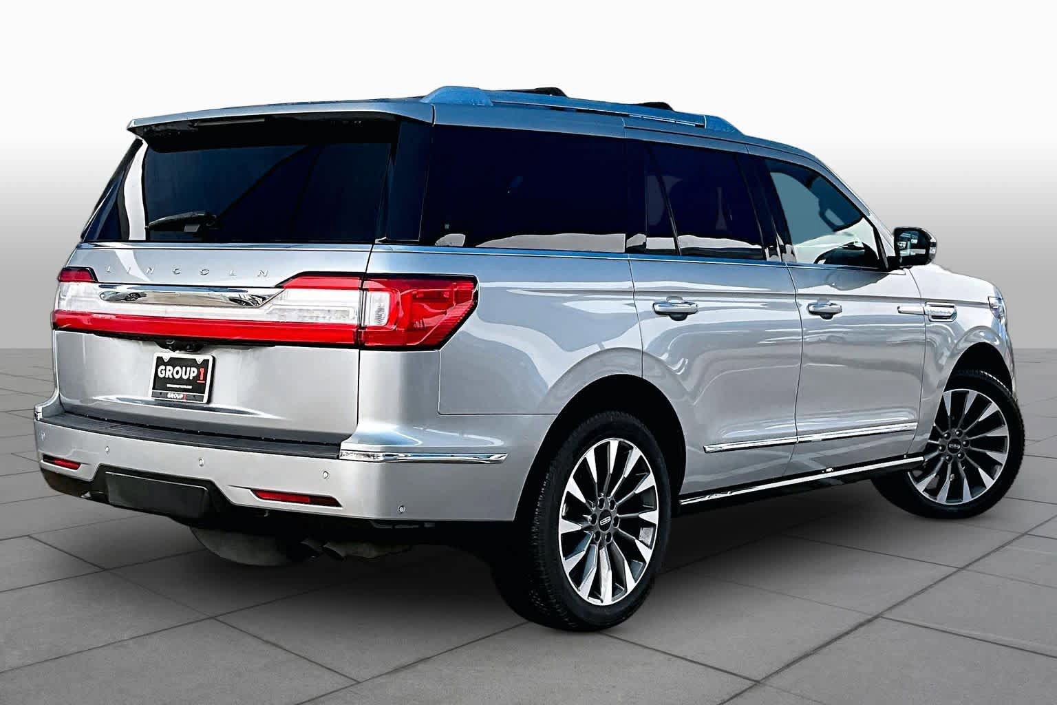 Used 2021 Lincoln Navigator Reserve w/ Luxury Package image 13