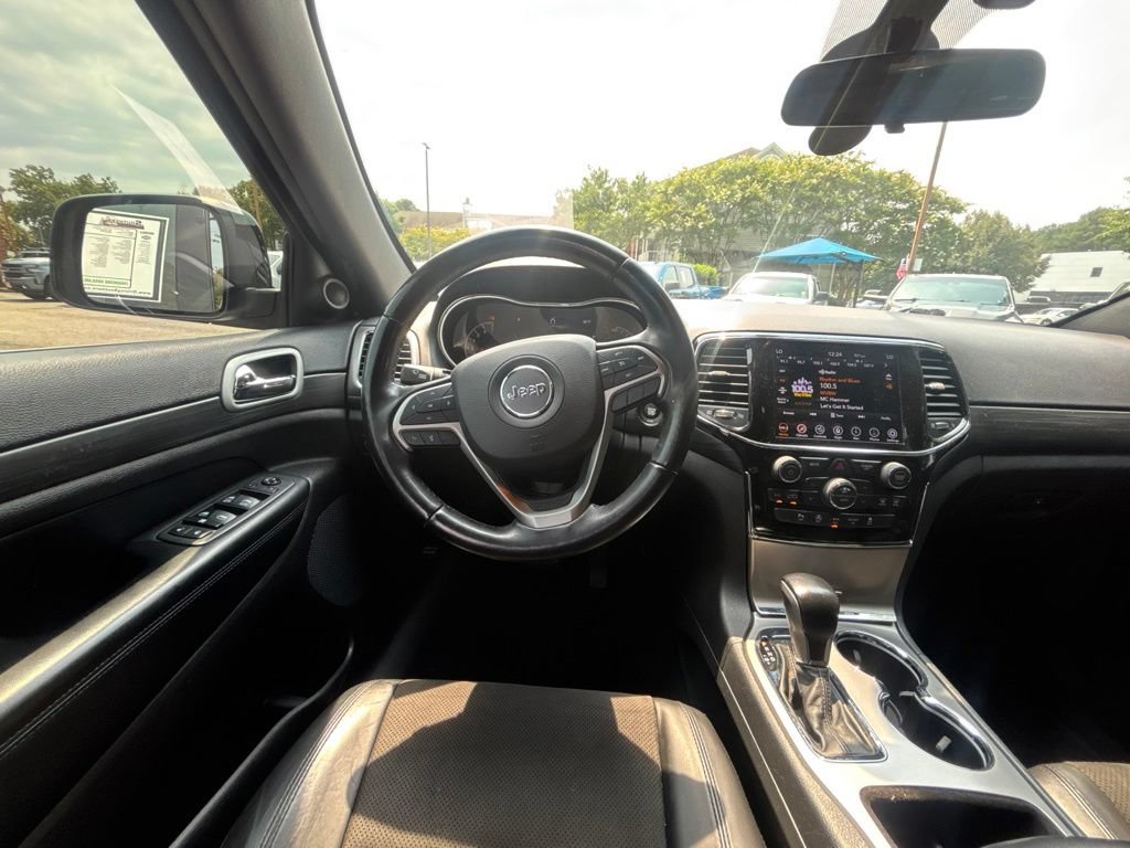 Used 2021 Jeep Grand Cherokee Laredo X RWD image 9