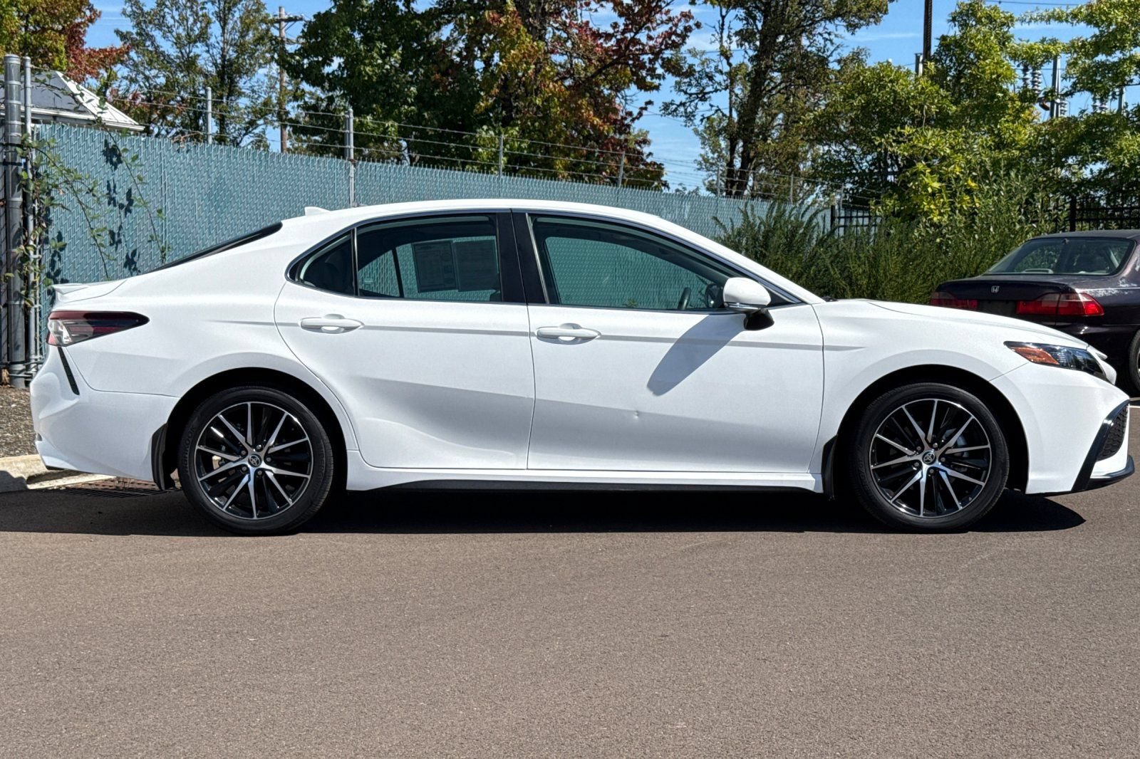 Used 2024 Toyota Camry SE w/ Audio Upgrade Package AWD/4WD image 3