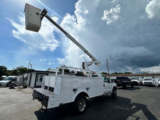 Used 2000 Ford F550 2WD Regular Cab Super Duty image 6