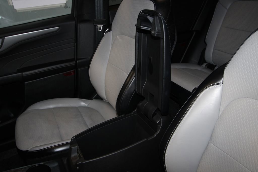 Used 2025 Ford Escape SE image 19