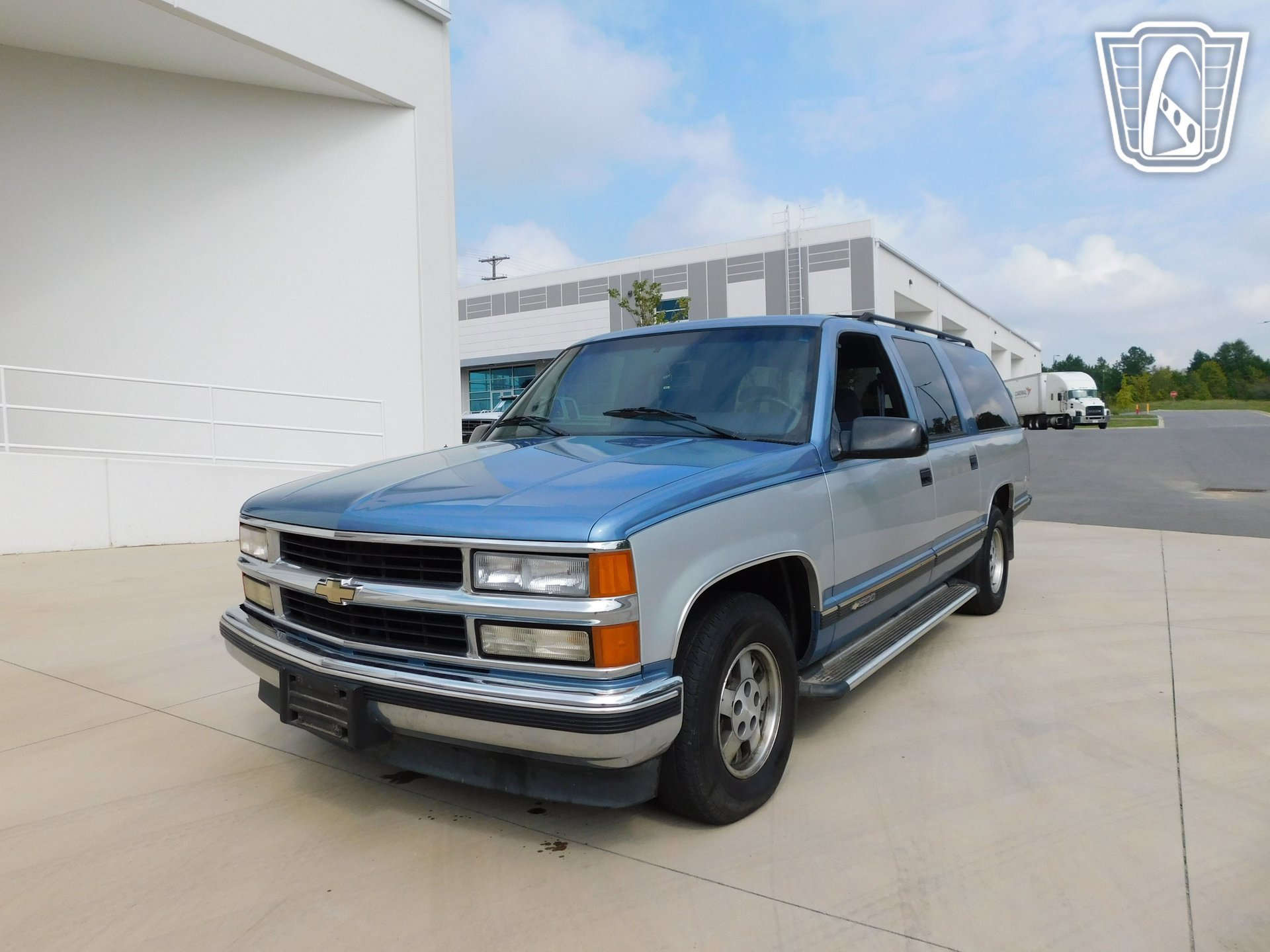Used 1995 Chevrolet Suburban image 7