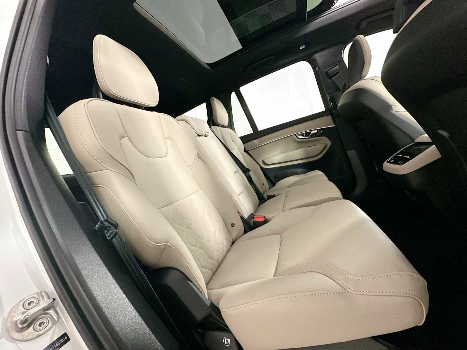 New 2026 Volvo XC90 B5 Plus image 27