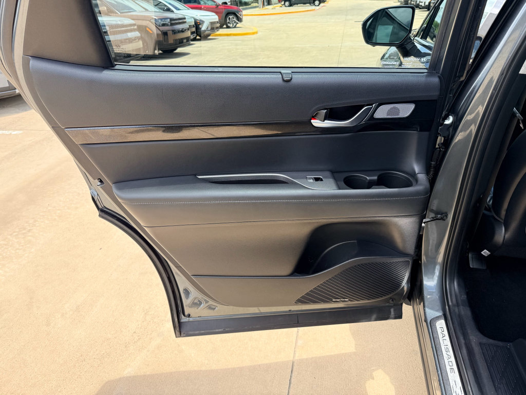 Used 2022 Hyundai Palisade Limited AWD/4WD image 15