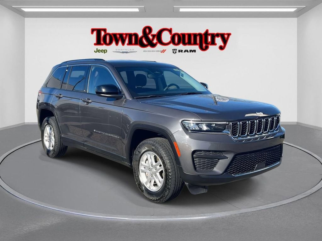 Certified 2023 Jeep Grand Cherokee Laredo w/ Luxury Tech Group I