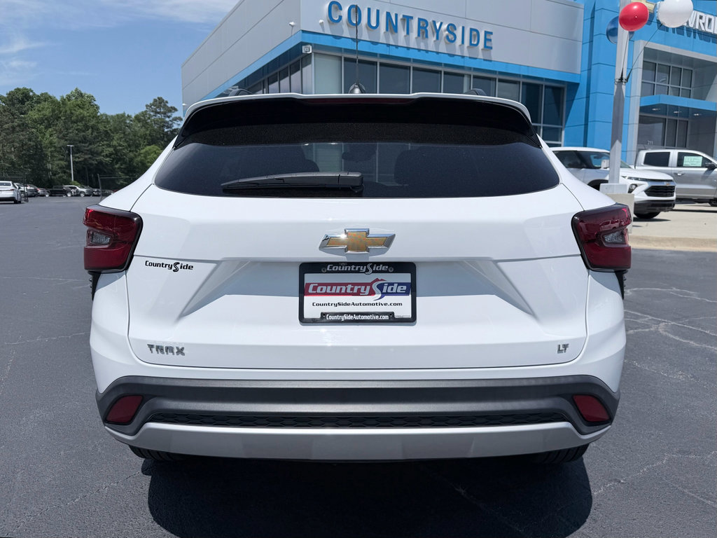 Used 2024 Chevrolet Trax LT w/ LT Convenience Package FWD image 8