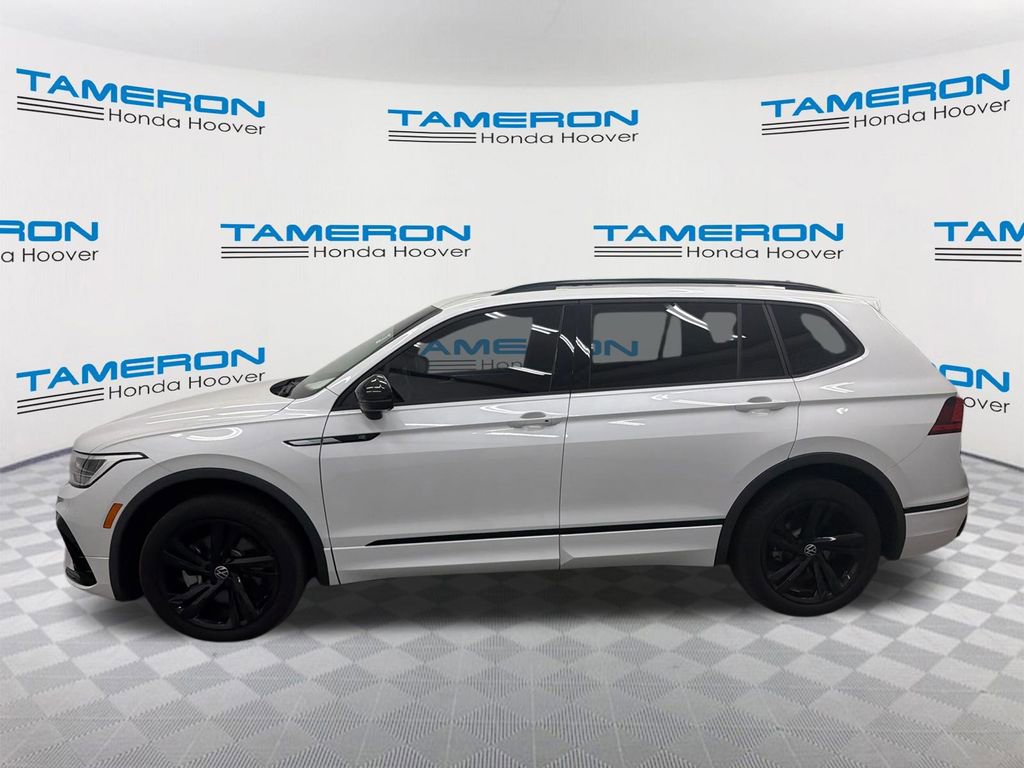 Used 2023 Volkswagen Tiguan SE R-Line image 2