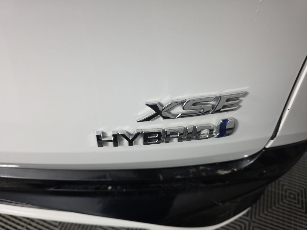Used 2022 Toyota Sienna XSE AWD/4WD image 32