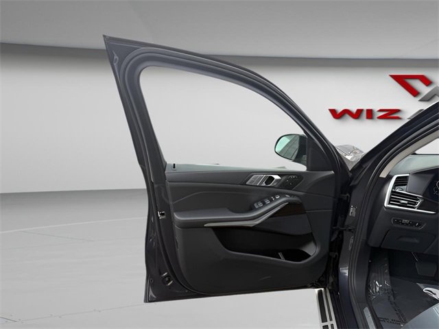 Used 2021 BMW X7 xDrive40i w/ Cold Weather Package image 9