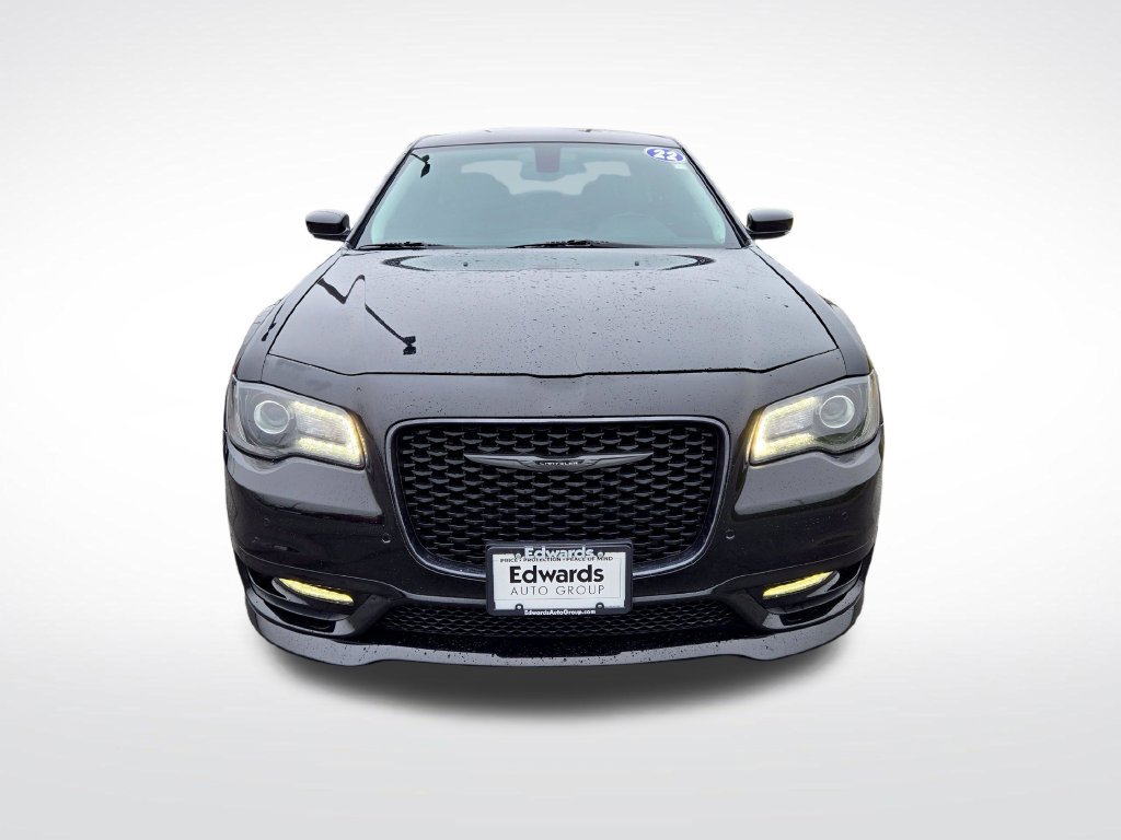Used 2022 Chrysler 300 Touring L AWD/4WD image 8
