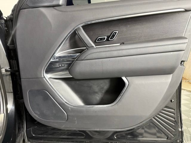 Used 2023 Land Rover Range Rover Autobiography AWD/4WD image 32