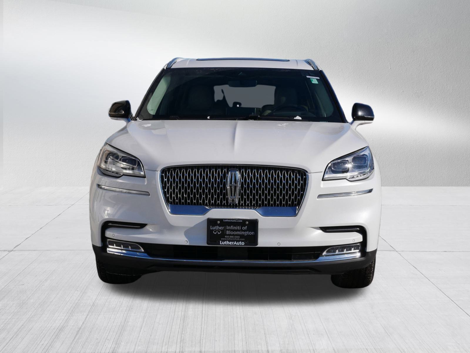 Used 2022 Lincoln Aviator Reserve w/ Equipment Group 201A AWD/4WD image 2