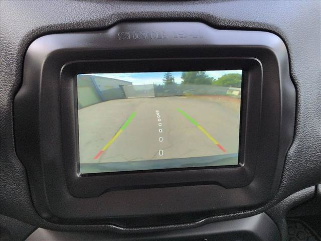 Used 2018 Jeep Renegade Latitude w/ Cold Weather Group AWD/4WD image 19