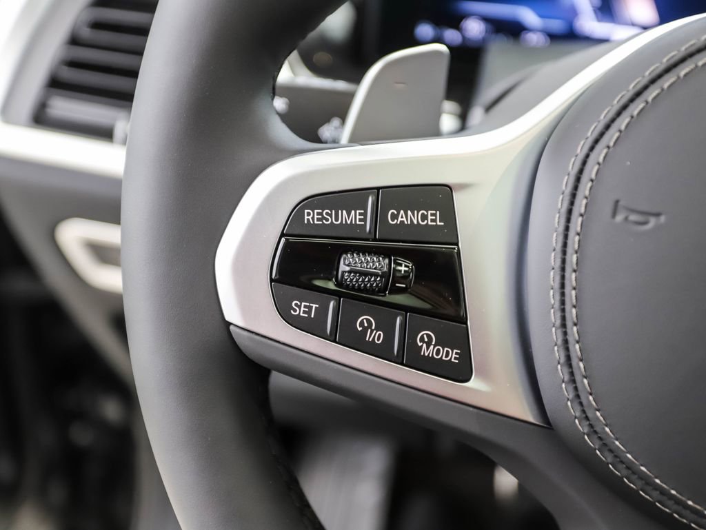 Used 2026 BMW X7 xDrive40i w/ M Sport Package image 13