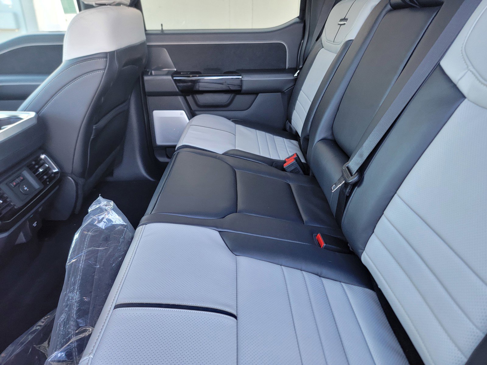 New 2025 Ford F150 Lightning Platinum image 9