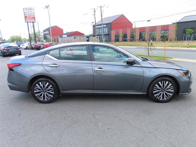 Used 2025 Nissan Altima 2.5 SV FWD image 16