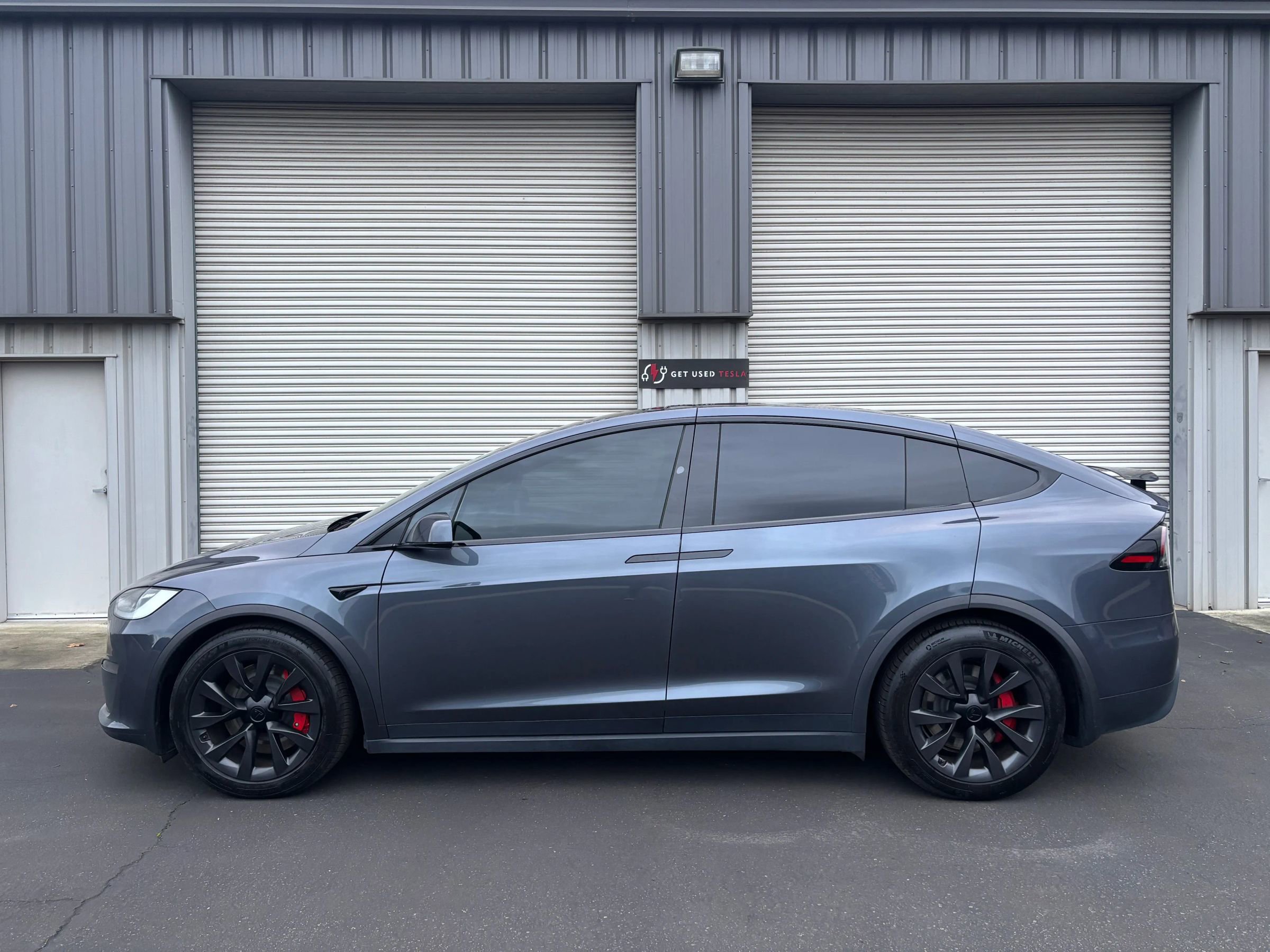 Used 2023 Tesla Model X Plaid image 3